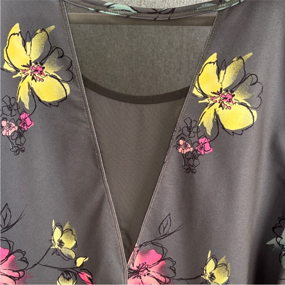 Ideology Sleeveless Tank Top - XL Gray with Pink Teal and Yellow Accents - Picture 3 of 9